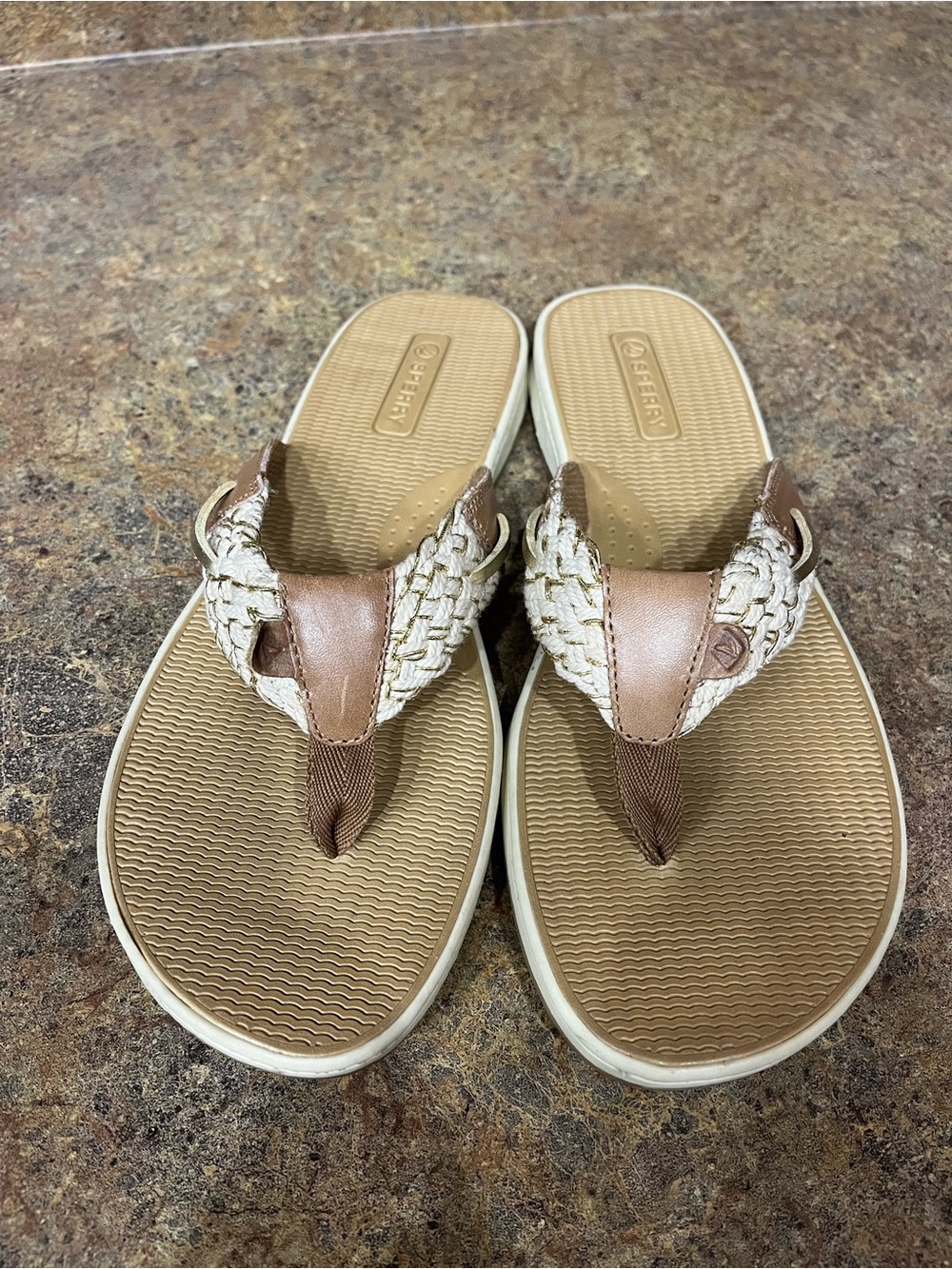 NWOT Sperry Women's Tan Woven Thong Sandals Gold Accent Size 9.5